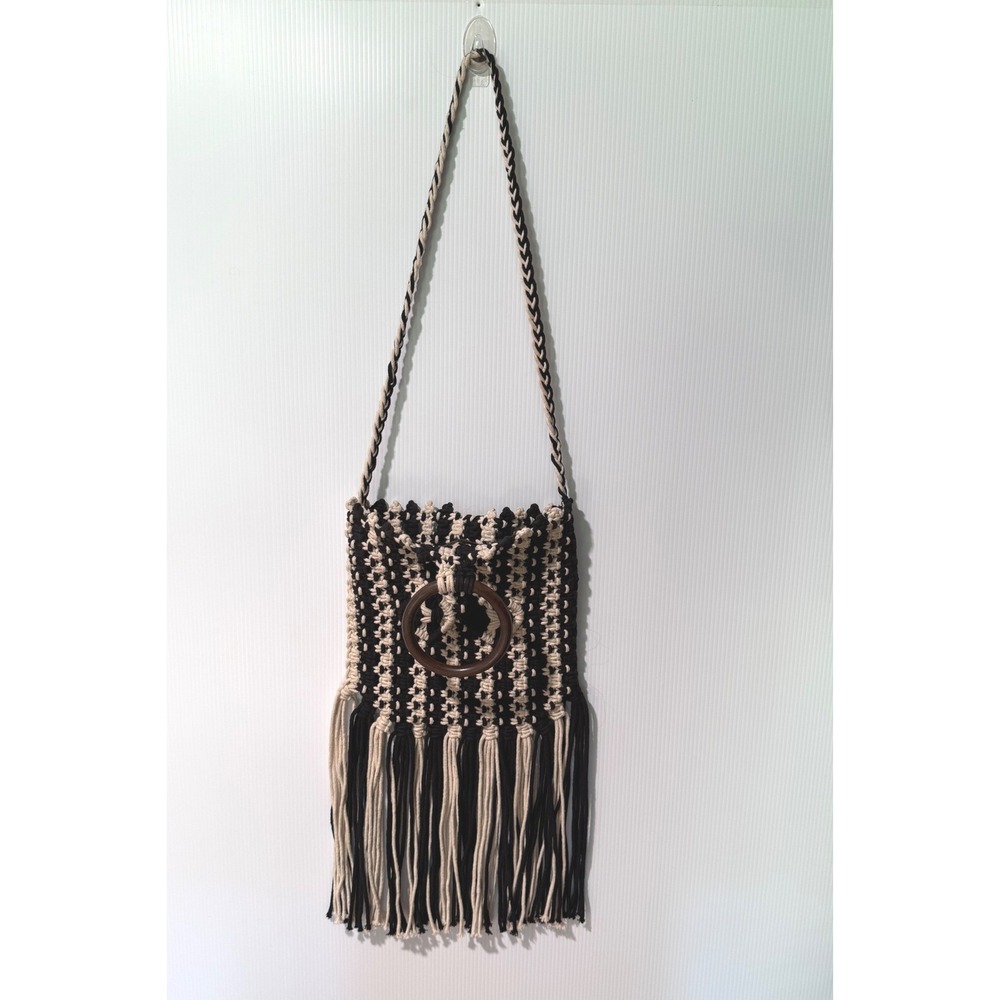 NWOT Fifth & Luxe Macrame Fringe Shoulder Bag Black Ivory Boho Wooden Ring Tote - Picture 6 of 8